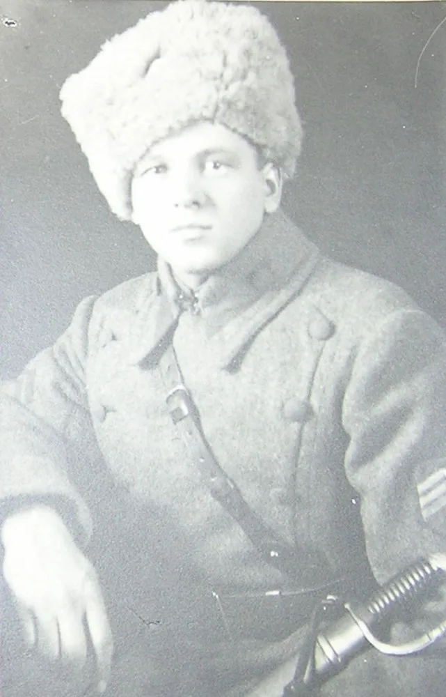 Jeho otec byl legionář a velitel Hradní stráže za prezidenta Tomáše Garrigua Masaryka.
