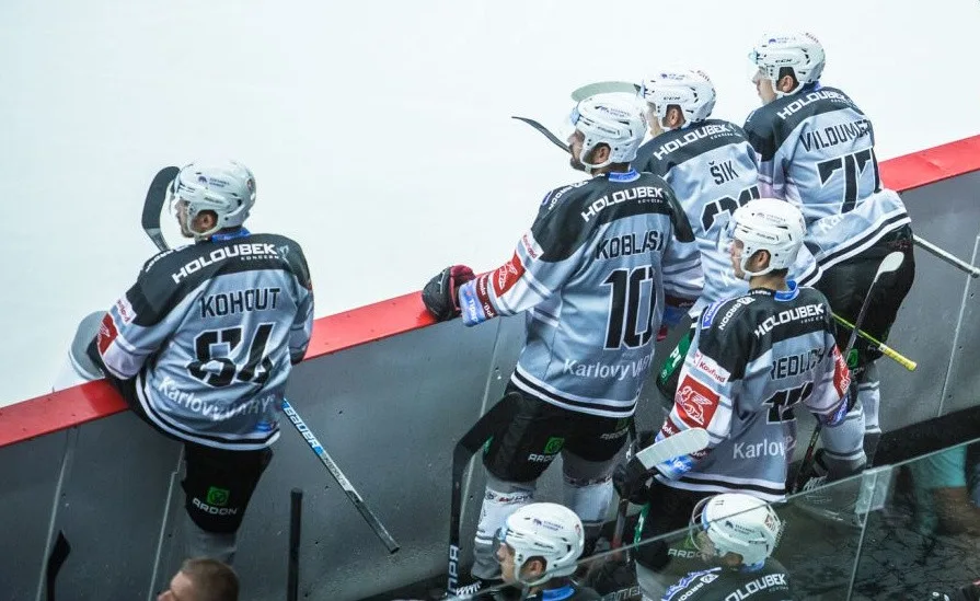 Střídačka HC Energie Karlovy Vary