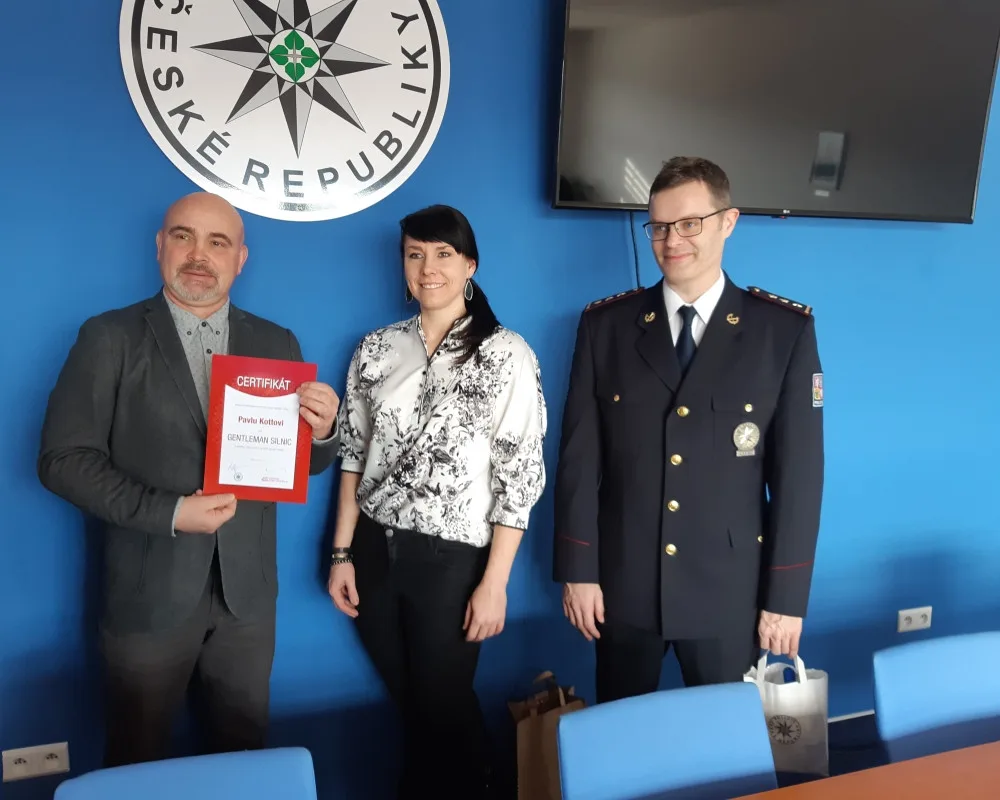 Jednou z navrhovaných osobností by mohl být například i Pavel Kott, který pomáhal při záchraně lidí po dopravní nehodě a převzal již ocenění Gentleman silnic.