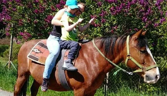 Lukáš z Jihlavy bojuje s mozkovou obrnou. On je má škola života, říká maminka Katka
