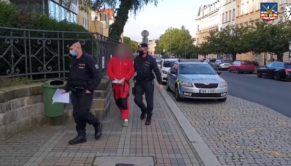 Vražda na Karlovarsku, viníkem je teprve devatenáctiletý mladík