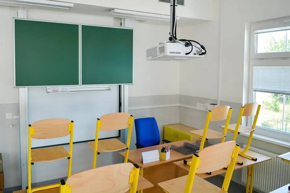 Úplné zavření základní škol je problém zejména pro nejmladší žáky