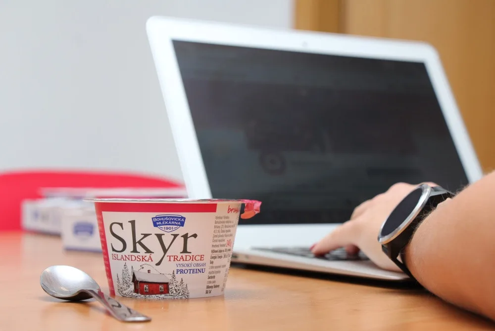 Islandská tradice v českých domovech. SKYR Bohušovické mlékárny zasytí, potěší a osladí vám den. A venku má novou zimní edici!