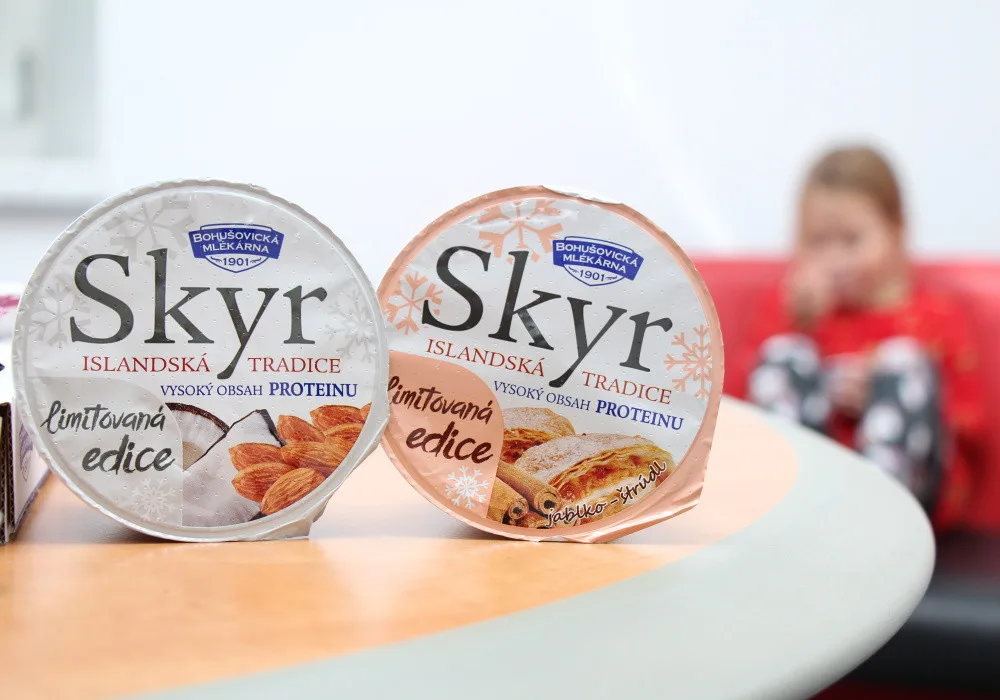 Islandská tradice v českých domovech. SKYR Bohušovické mlékárny zasytí, potěší a osladí vám den. A venku má novou zimní edici!