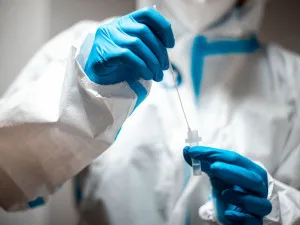 Bez masivního testování se nehneme z místa, říká Jindřich Vobořil. Řešením jsou antigenní testy