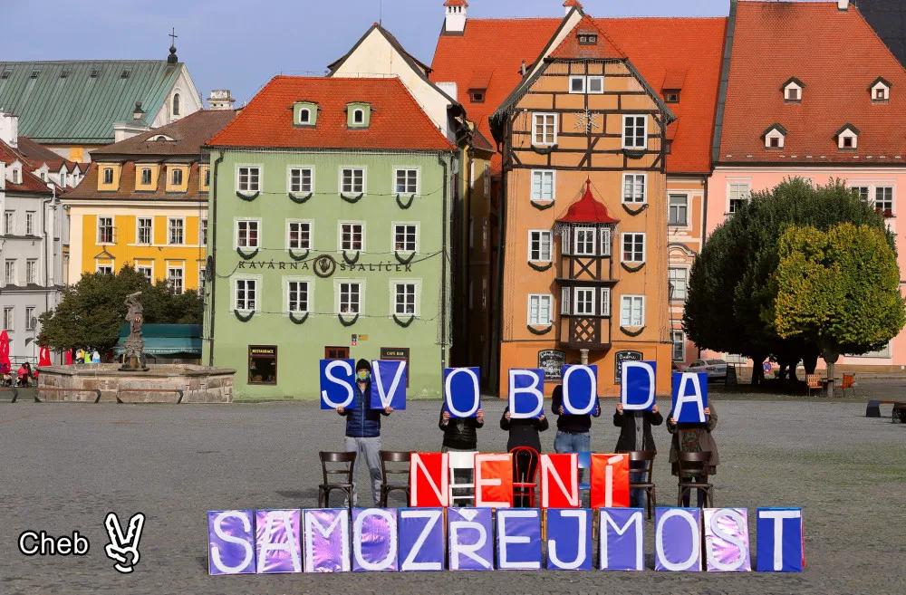 Vzkaz obyvatel Karlovarského kraje: Svoboda není samozřejmost