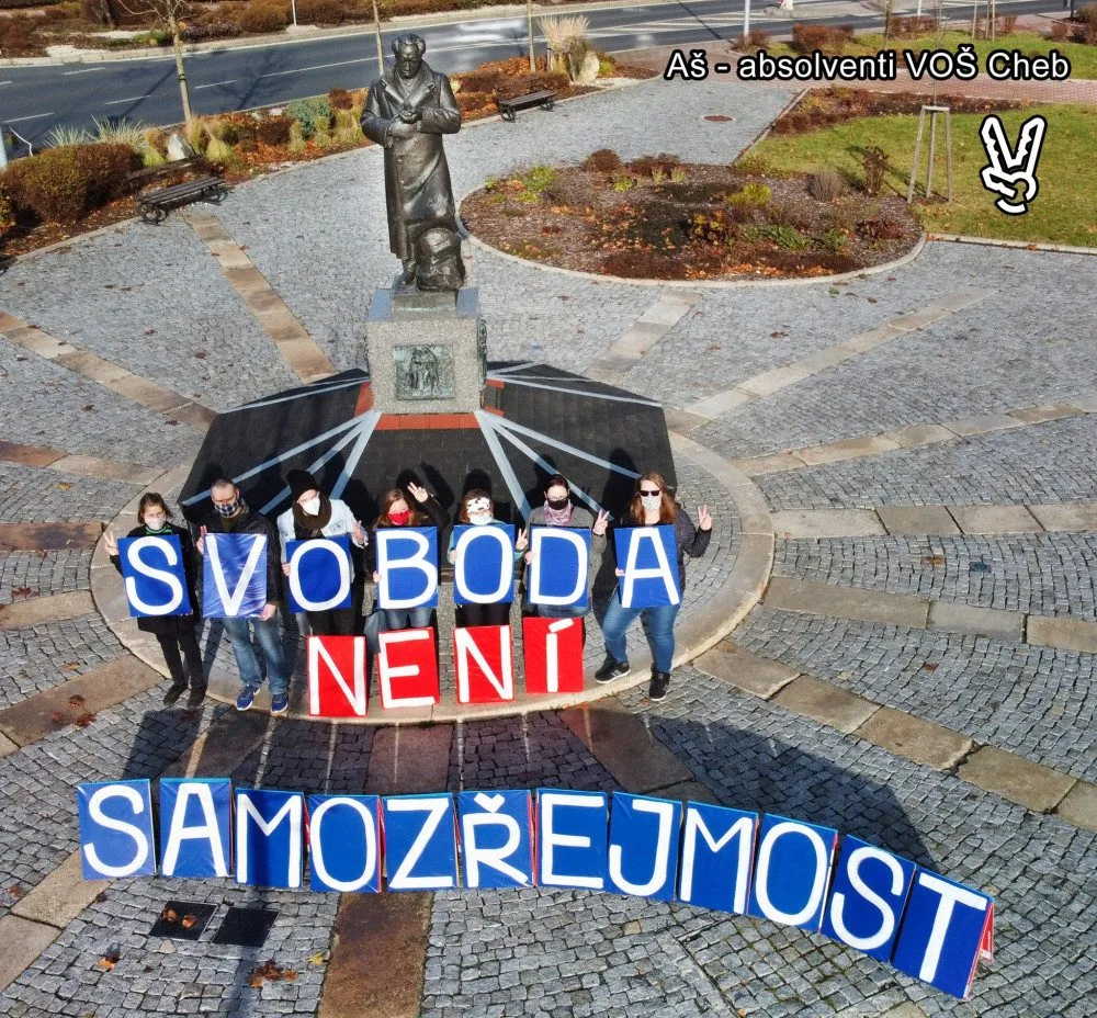 Vzkaz obyvatel Karlovarského kraje: Svoboda není samozřejmost