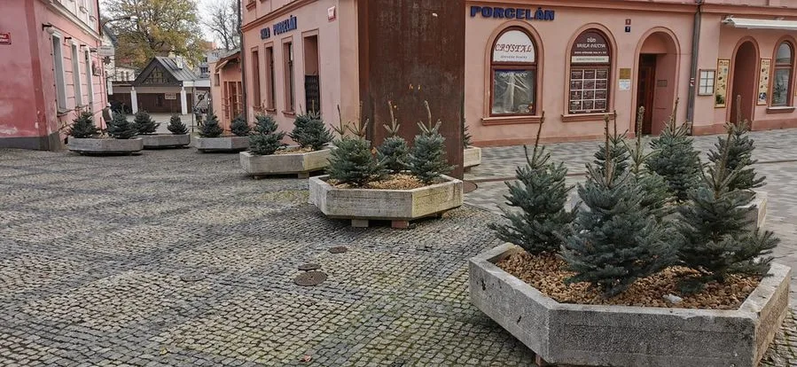 Lidé v Chebu mohou přispět k vánoční výzdobě města
