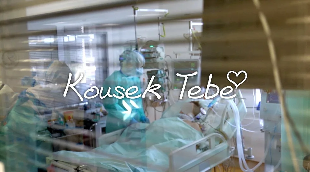 Píseň Kousek Tebe, která děkuje zdravotníkům, pečovatelům nebo šičkám roušek