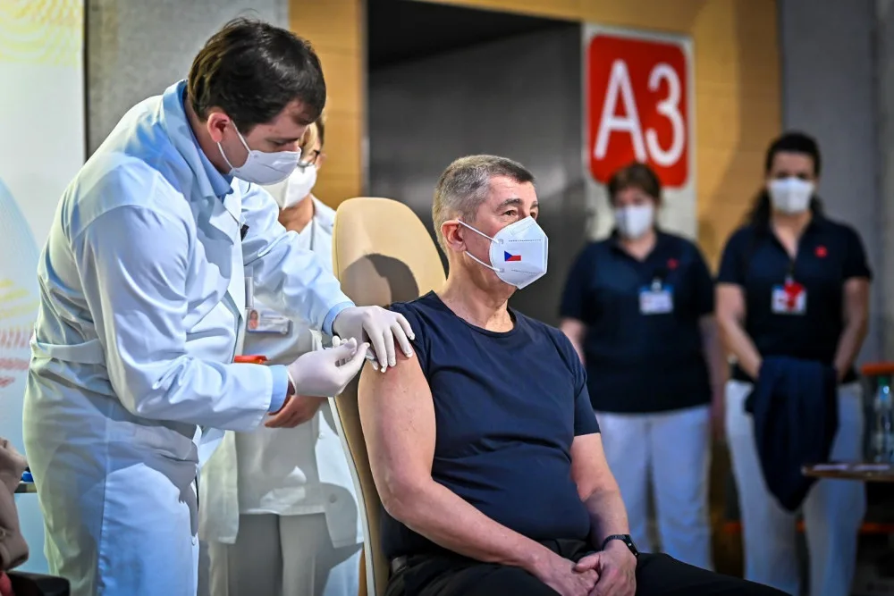 Babiš: Od února se mohou na očkování hlásit všichni lidé