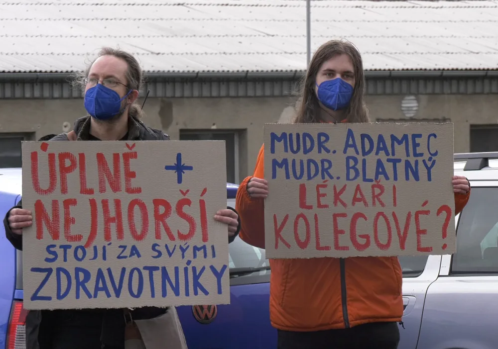 Ministr Blatný přijel prověřit situaci v chebské nemocnici, spolupráci s Německem stále odmítá