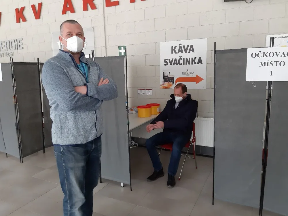 Očkování proti covid-19 se přesunuje do multifunkční haly, otvírá se první velkokapacitní centrum