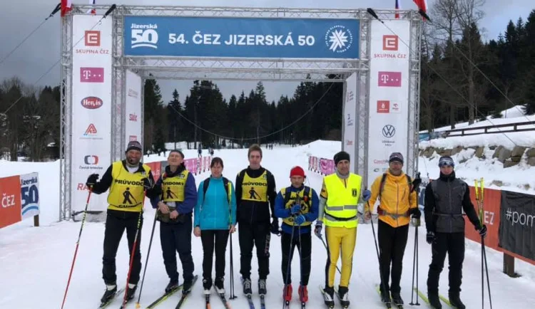 Třetina startovného na Virtuální ČEZ SkiTour vybaví díky Hervisu na zimu nevidomé účastníky