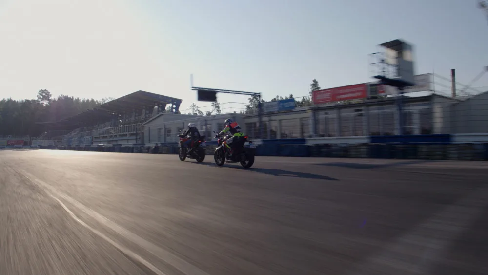 Startuje dvanáctý ročník projektu Učme se přežít. Tisícovka motorkářů projde zdokonalovacími kurzy
