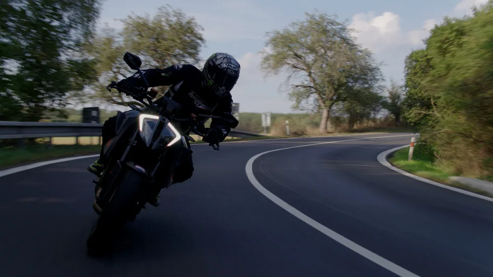 Startuje dvanáctý ročník projektu Učme se přežít. Tisícovka motorkářů projde zdokonalovacími kurzy