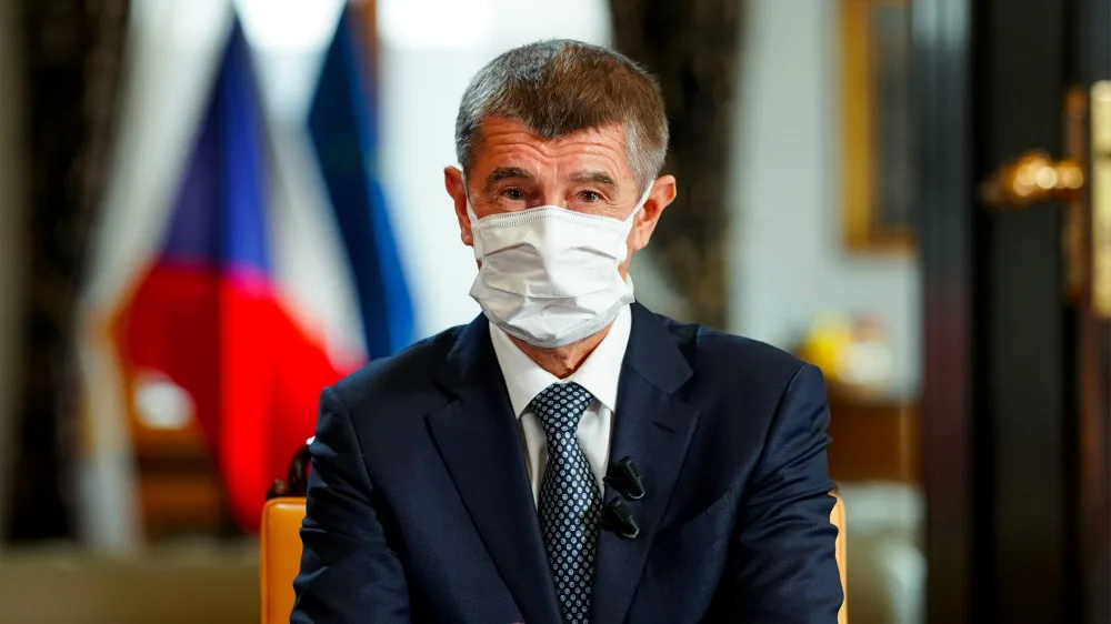 babiš rouška1