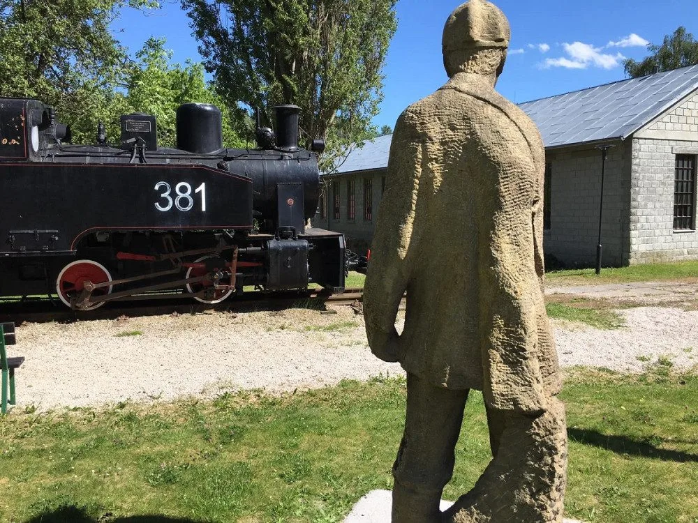 Po dlouhé přestávce se návštěvníkům otevírá hornické muzeum i sokolovský zámek