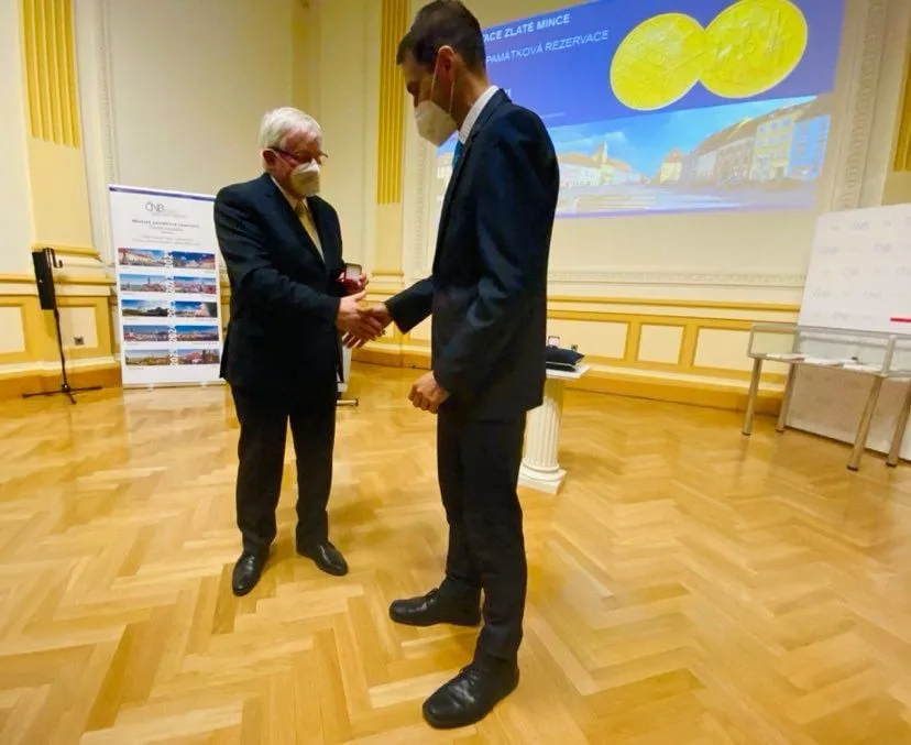 Město Cheb má svou zlatou pamětní minci