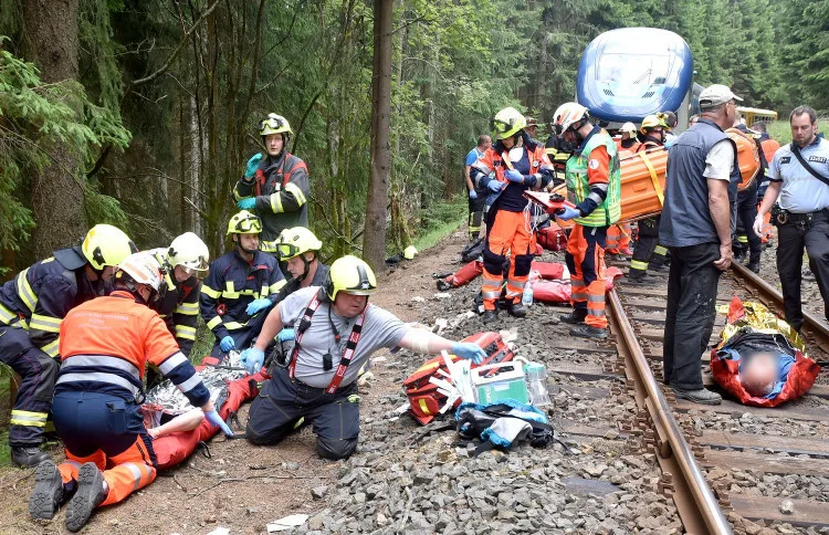 Loňskou tragickou srážku dvou vlaků měl zavinit strojvedoucí, obviněn je z obecného ohrožení z nedbalosti