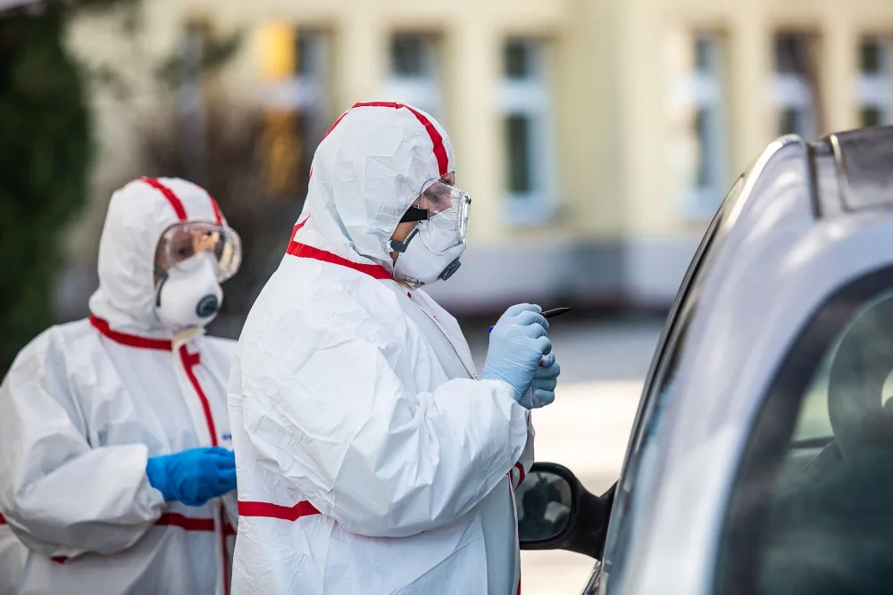 Za týden přibylo v Karlovarském kraji 12 nově nakažených s covidem-19