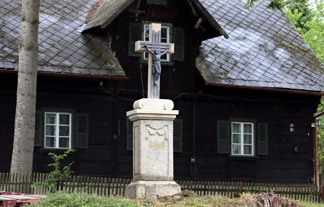 Boží muka jsou opět jako nová, o jejich záchranu se zasadil Nadační fond Historický Cheb