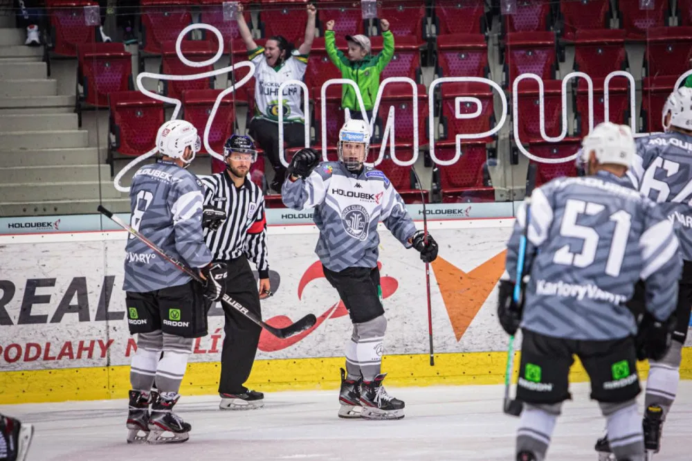 Hokejovou extraligu otevře středeční předehrávka Karlovy Vary - Brno