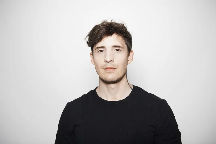 Nechci měnit ničí názor. Důležité je ukázat myšlení hosta, říká Čestmír Strakatý