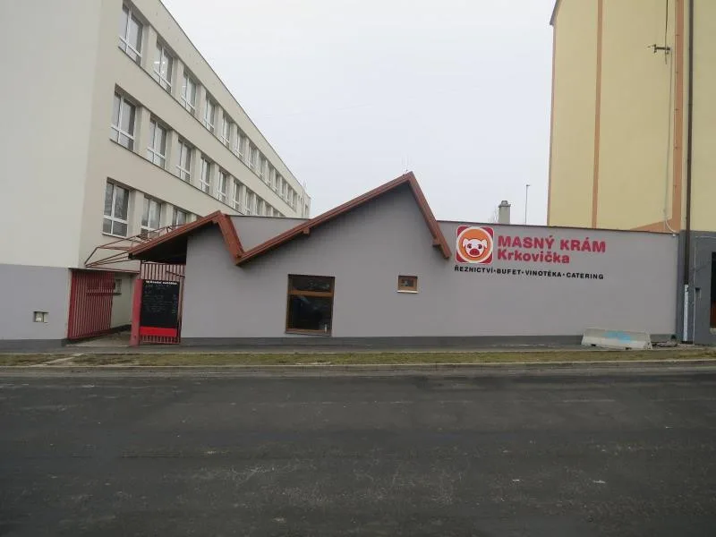 Mezi masem a párky žily myši. Chebské řeznictví má utrum