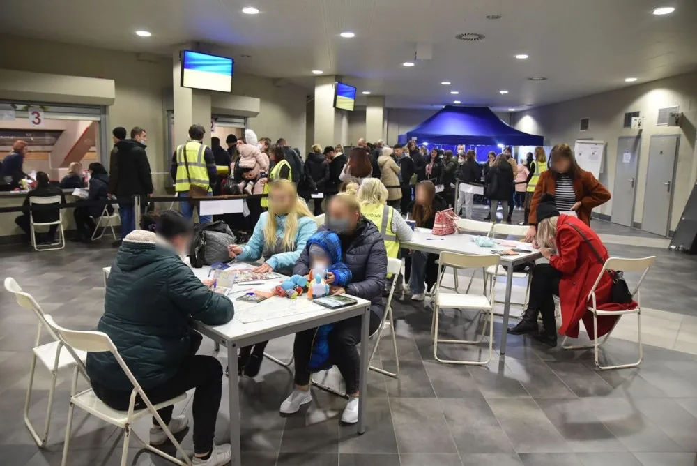 Od úterního večera je v provozu Krajské asistenční centrum pomoci Ukrajině v KV Aréně.