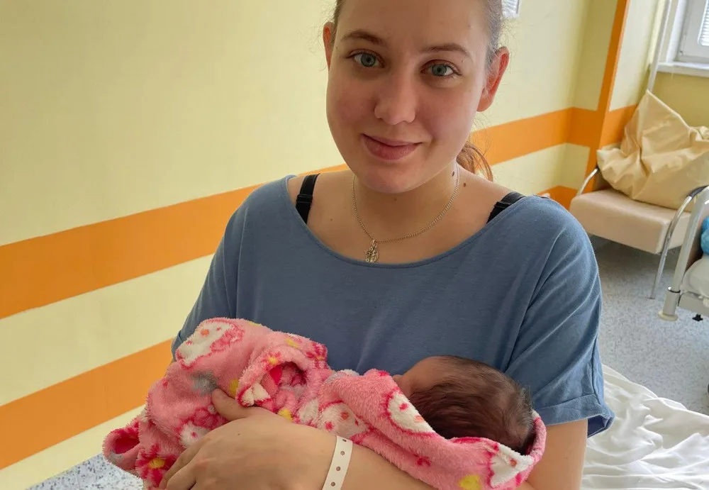 V sokolovské nemocnici se narodila malá Katarina. Její maminka přišla do Čech z Ukrajiny