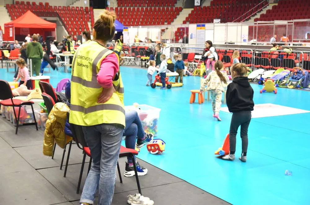 Karlovarský kraj zvládá řešit uprchlickou krizi díky maximálnímu nasazení všech týmů