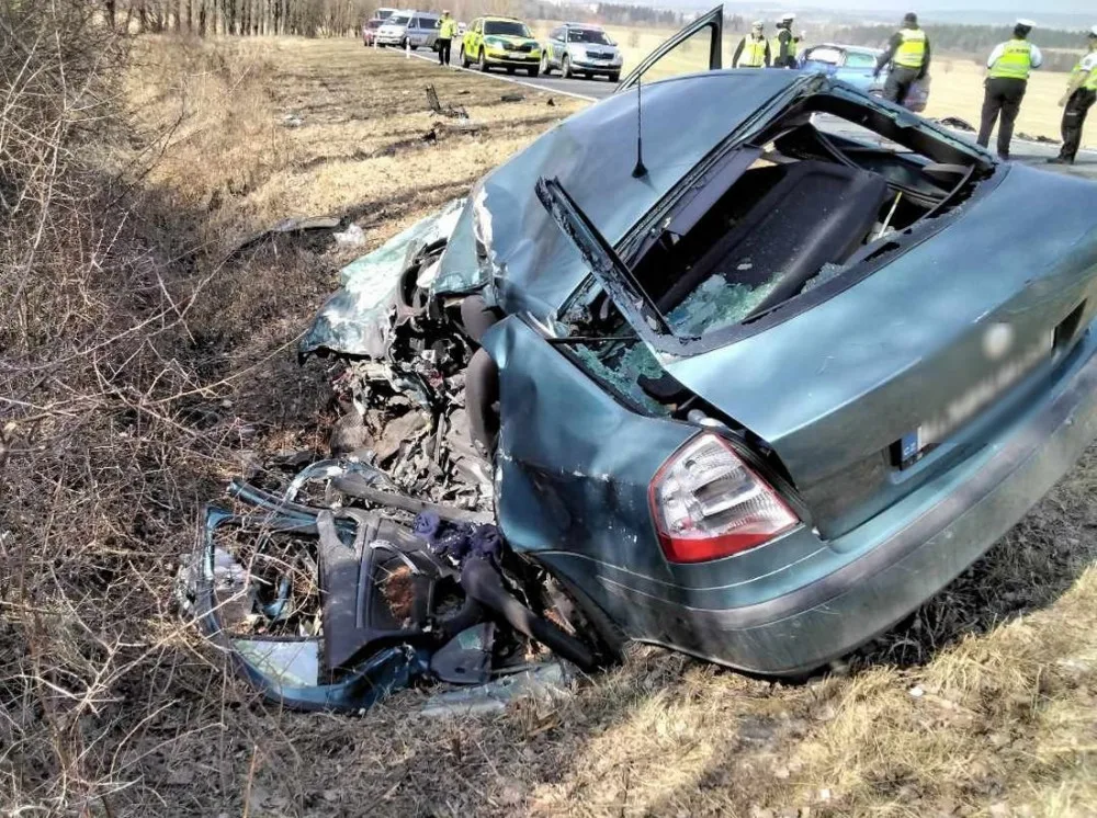 U Toužimi se srazila dvě auta, jeden člověk zemřel