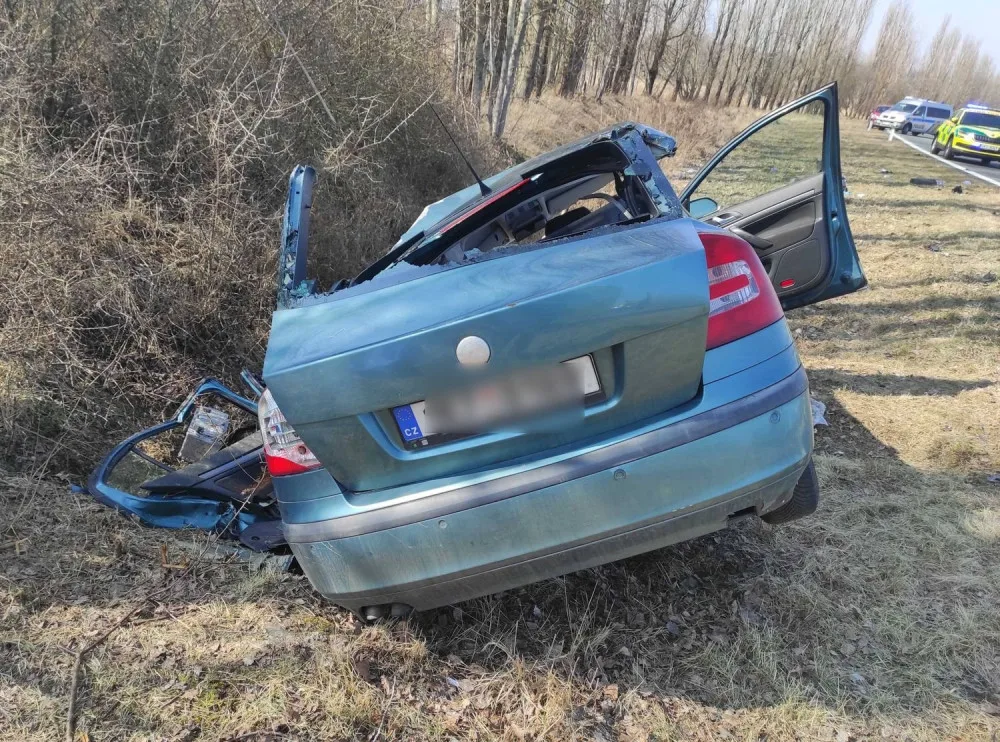 U Toužimi se srazila dvě auta, jeden člověk zemřel