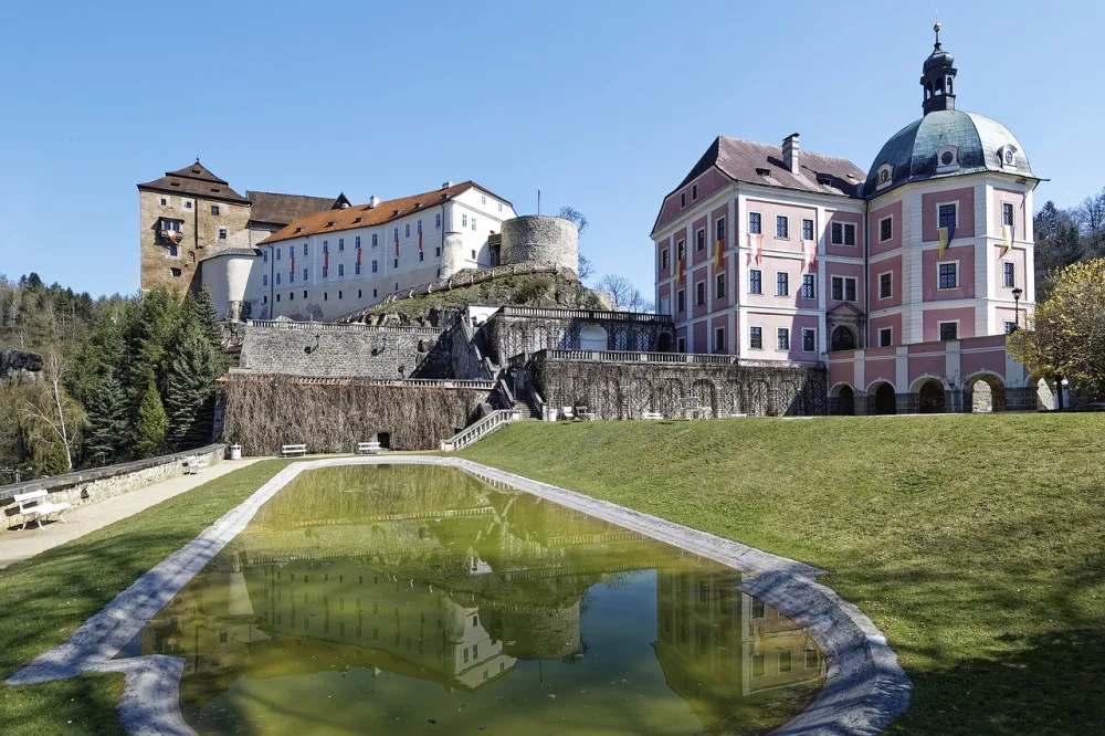 Zámek Bečov se otevřel po zimní pauze návštěvníkům