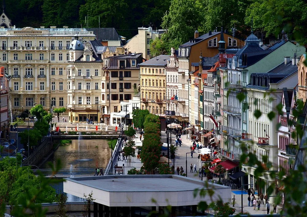 Rozkopané Karlovy Vary. Prosíme obyvatele a návštěvníky o respekt, žádá město