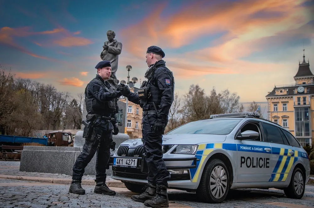 Co nabízí karlovarská policie a jaké jsou možnosti kariérního růstu u Policie České republiky