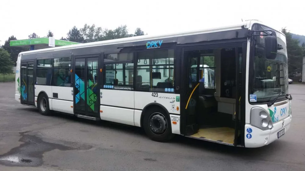 Ukrajinci už nebudou jezdit zadarmo MHD, oznámily Karlovy Vary