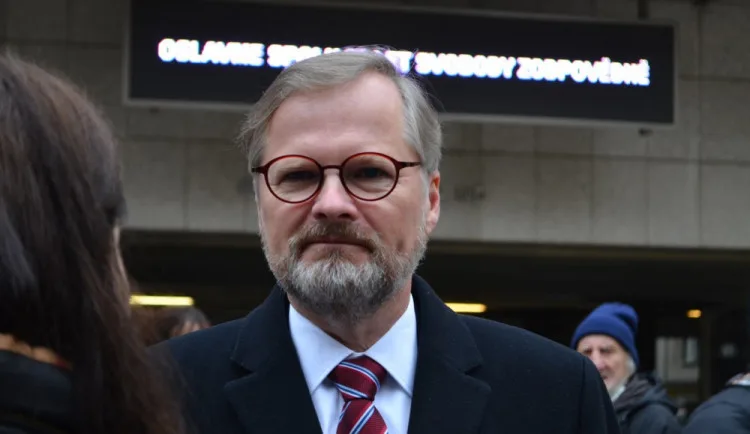 Stát je od toho, aby v mimořádné situaci nabídl pomocnou ruku, uvedl Fiala v projevu