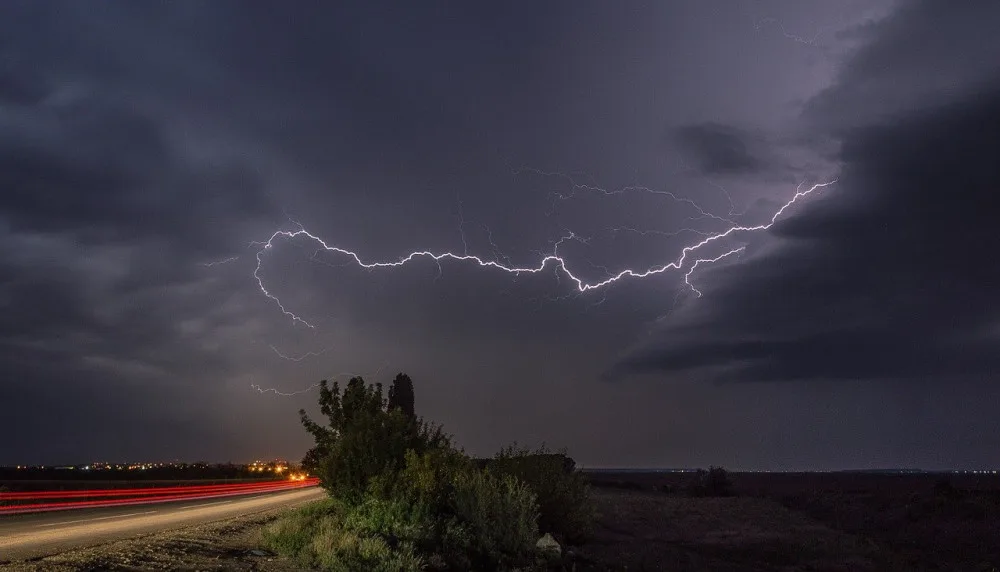 Přes Česko se přeženou silné bouřky, varovali meteorologové