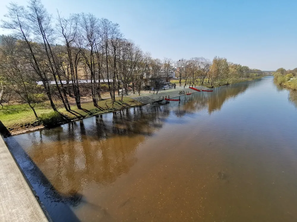 Karlovy Vary začaly s úpravami náplavky u řeky Ohře