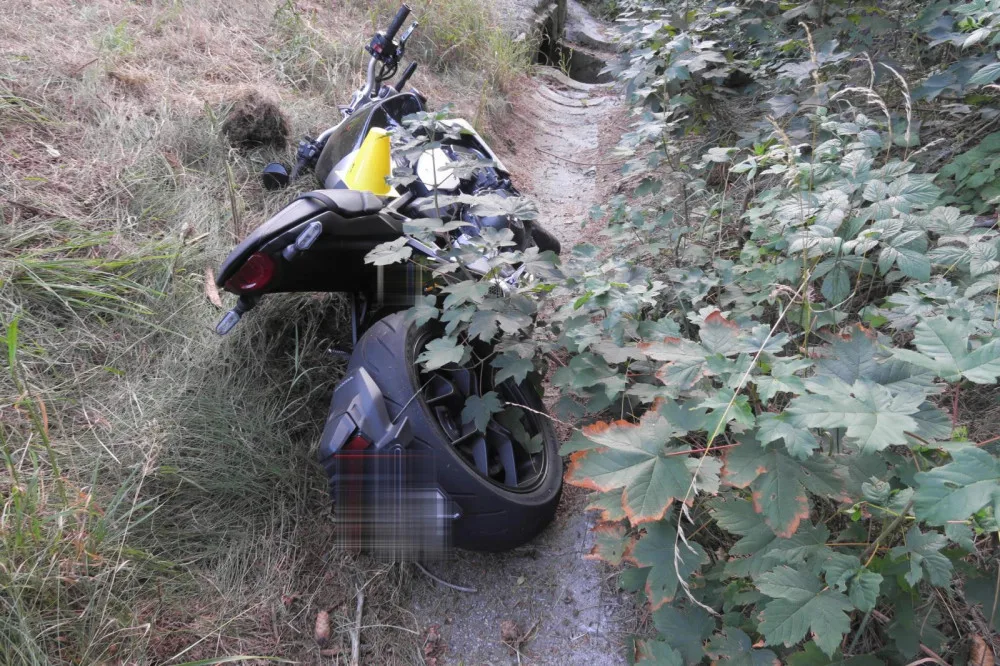 Hrozivá statistika víkendových nehod motocyklů na Karlovarsku, pro tři zraněné motorkáře přiletěl vrtulník