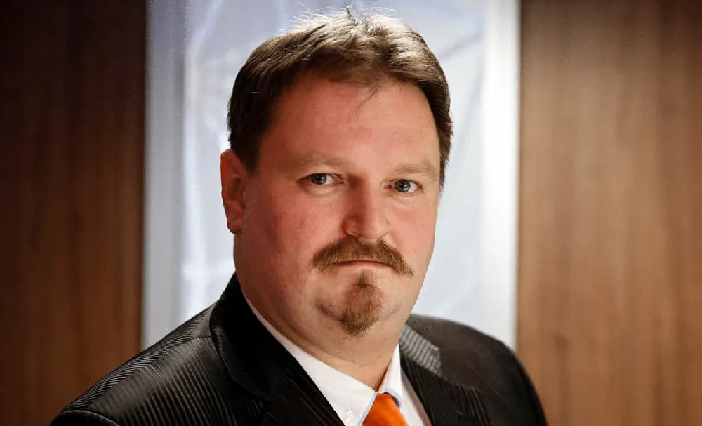 Petr Bartoň.