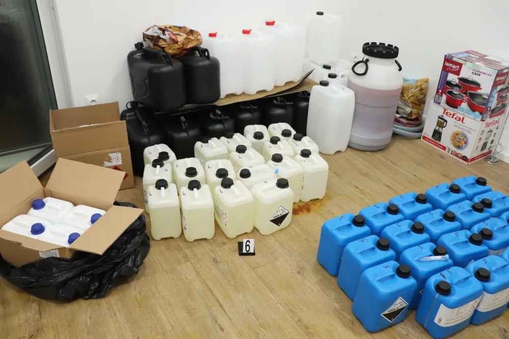 Policie při operaci KOZEL II. odhalila u Chebu laboratoř na výrobu stovek kilogramů metamfetaminu