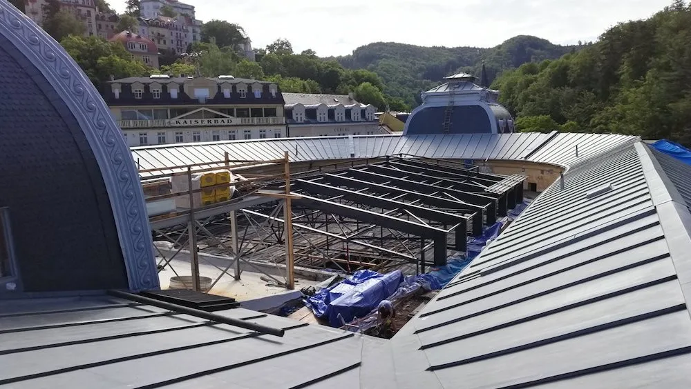 Rekonstrukce Císařských lázní má před sebou poslední půlrok prací