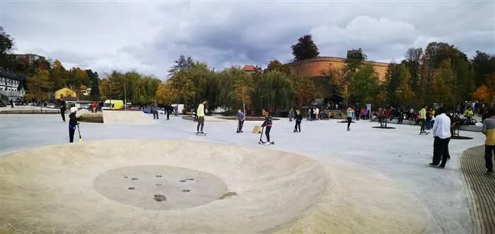 V Chebu otevřeli nový skatepark. Je nejmodernější v kraji