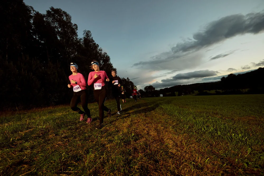 Běhej lesy spouští registrace na rok 2023 a přichází s týmovým štafetovým závodem