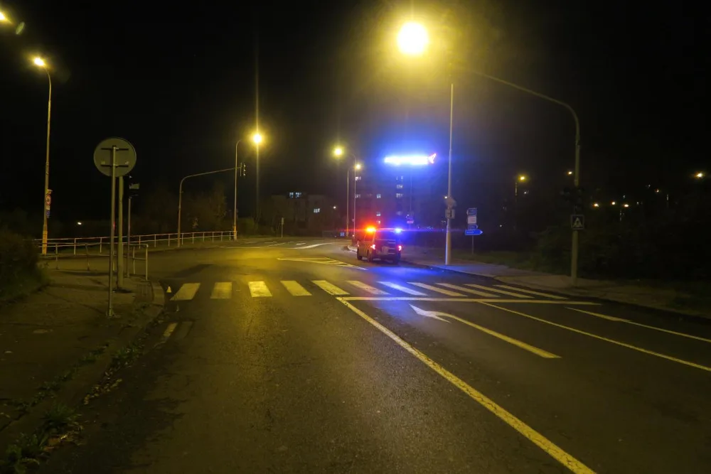 Auto srazilo ženu. Policie hledá svědky