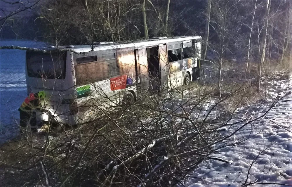 Nehoda autobusu u Kynšperku nad Ohří