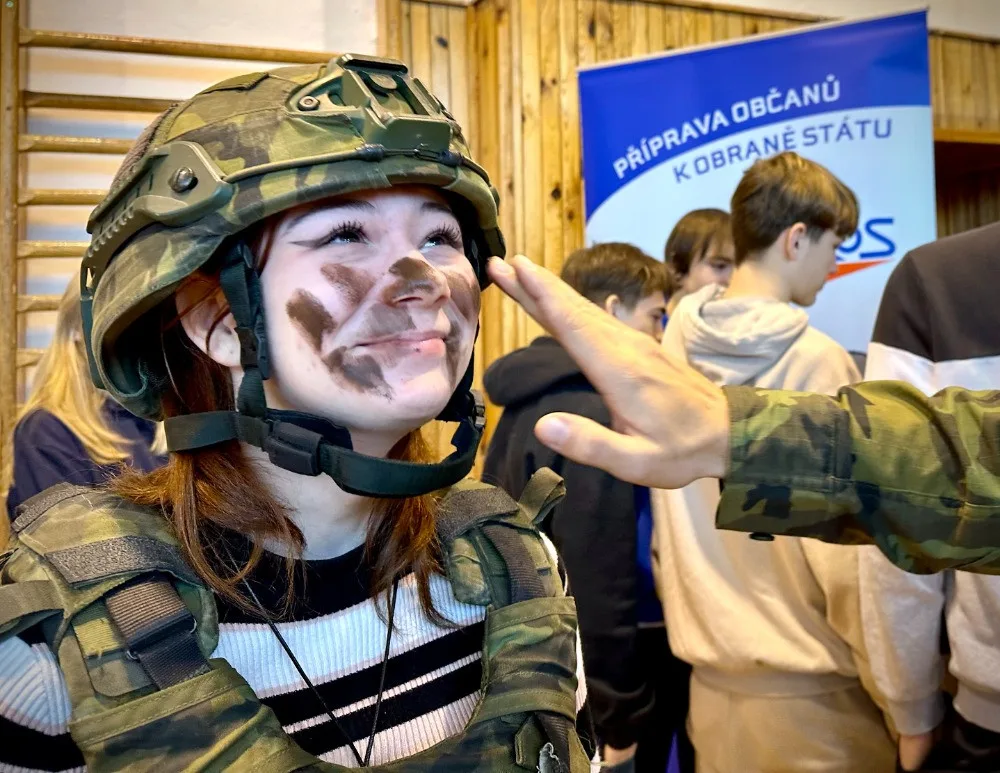 Vojáci předali dětem na Karlovarsku své zkušenosti