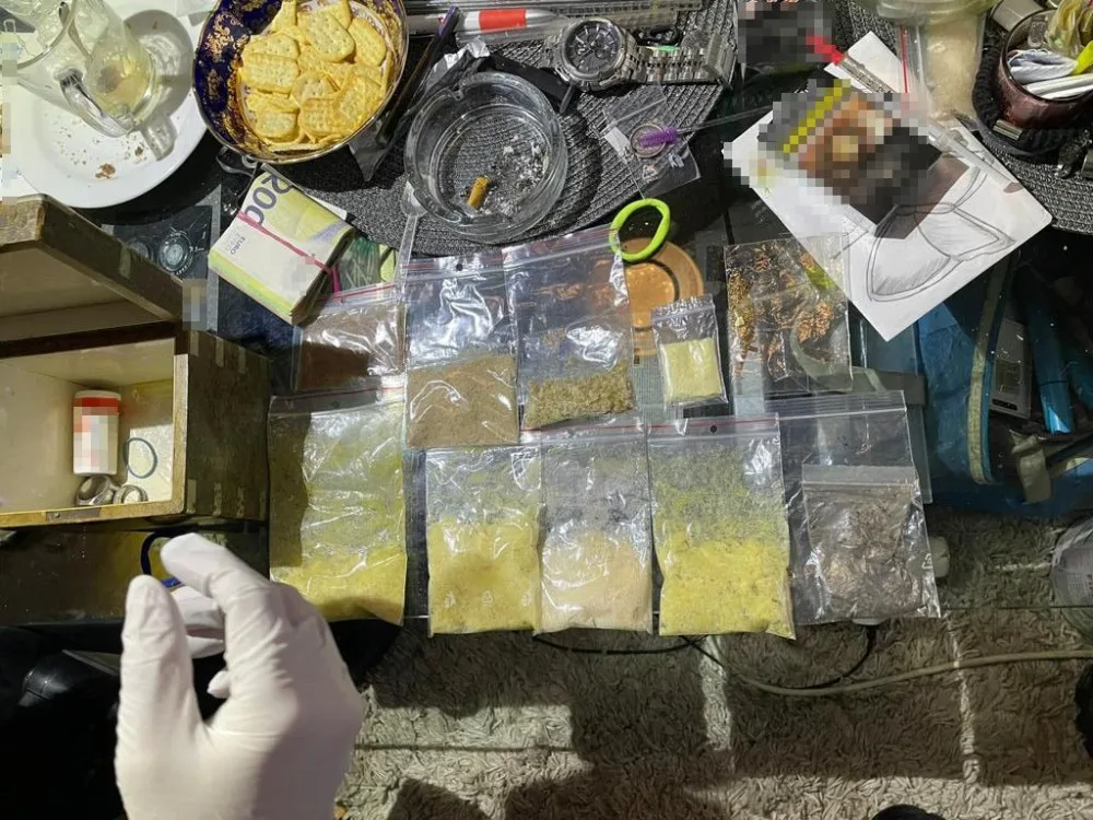 Policie v Karlovarském kraji zadržela skupinu, která vyráběla pervitin.